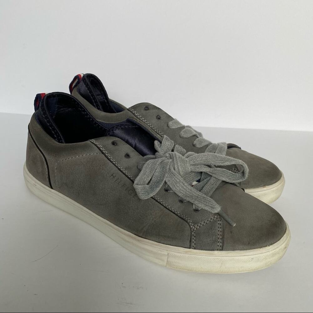 Tommy Hilfiger Gray Faux Suede Rubber Sole Sneakers Size 9